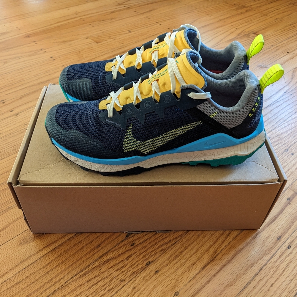 Nike Wildhorse 8 Trail Runner Like New - Women's 9 - Emerald and Navy